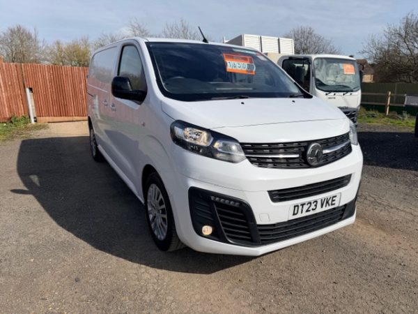 VAUXHALL VIVARO 2900 PROFESSIONAL 2023(23) 40K MILES WARRANTED